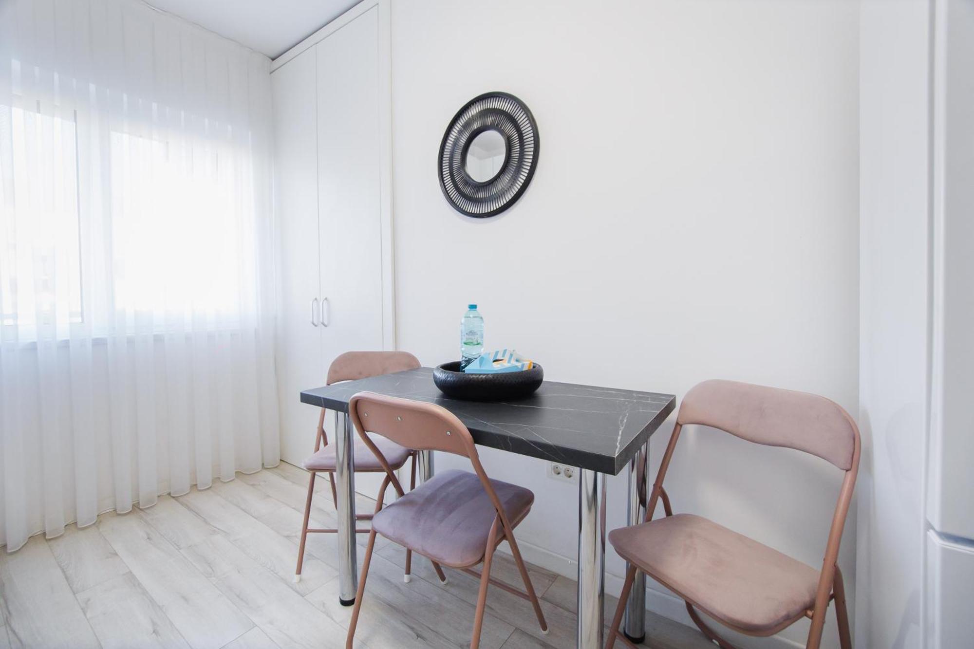Pinky Black Escape Oradea Luaran gambar