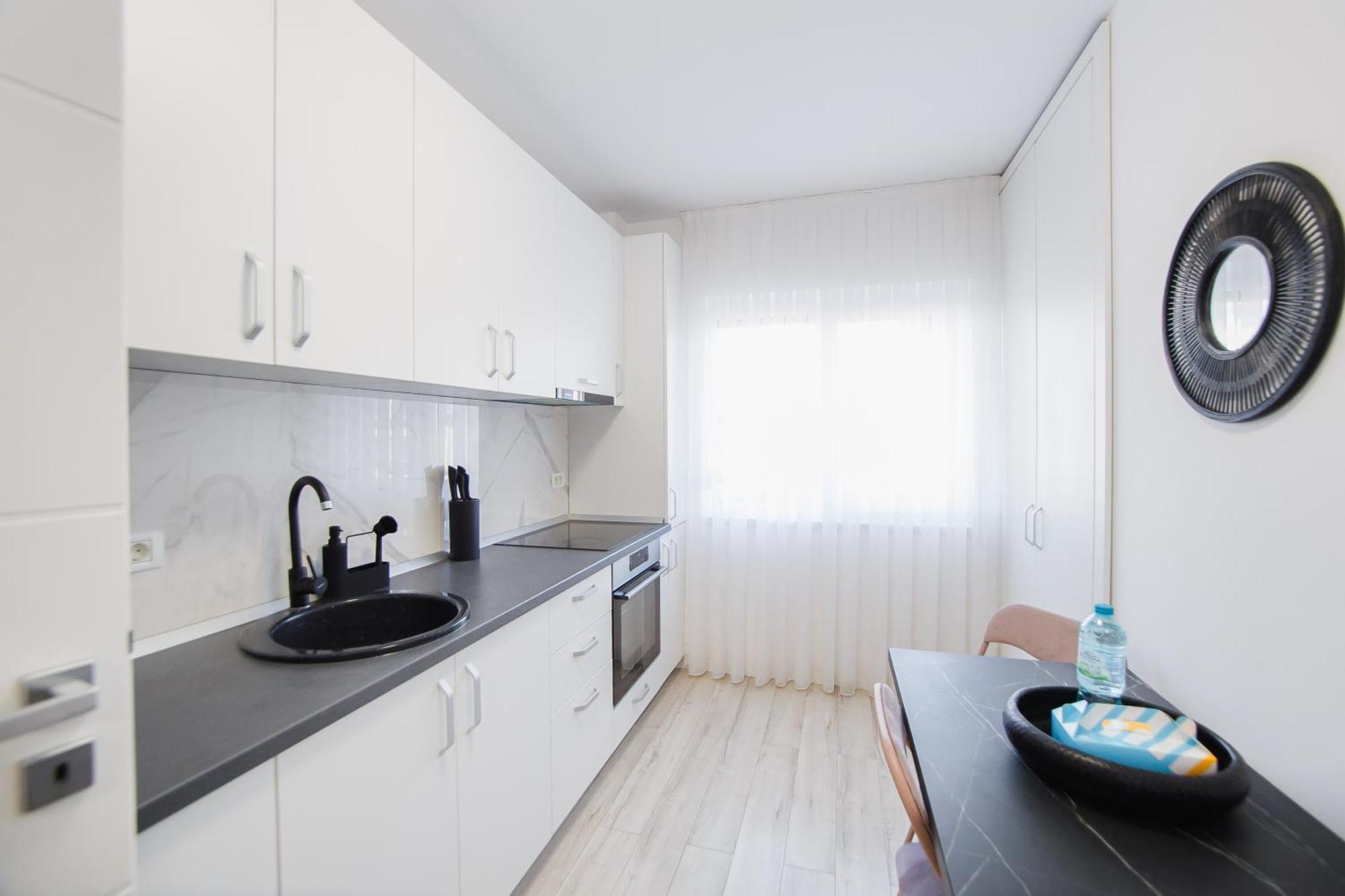 Pinky Black Escape Oradea Luaran gambar