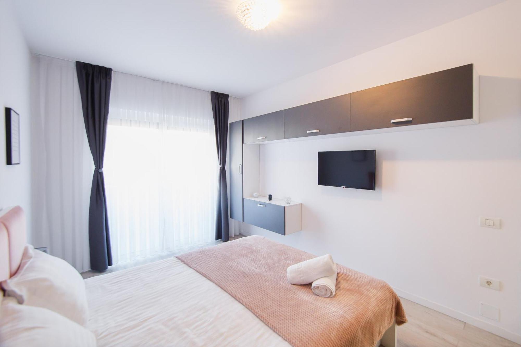 Pinky Black Escape Oradea Luaran gambar