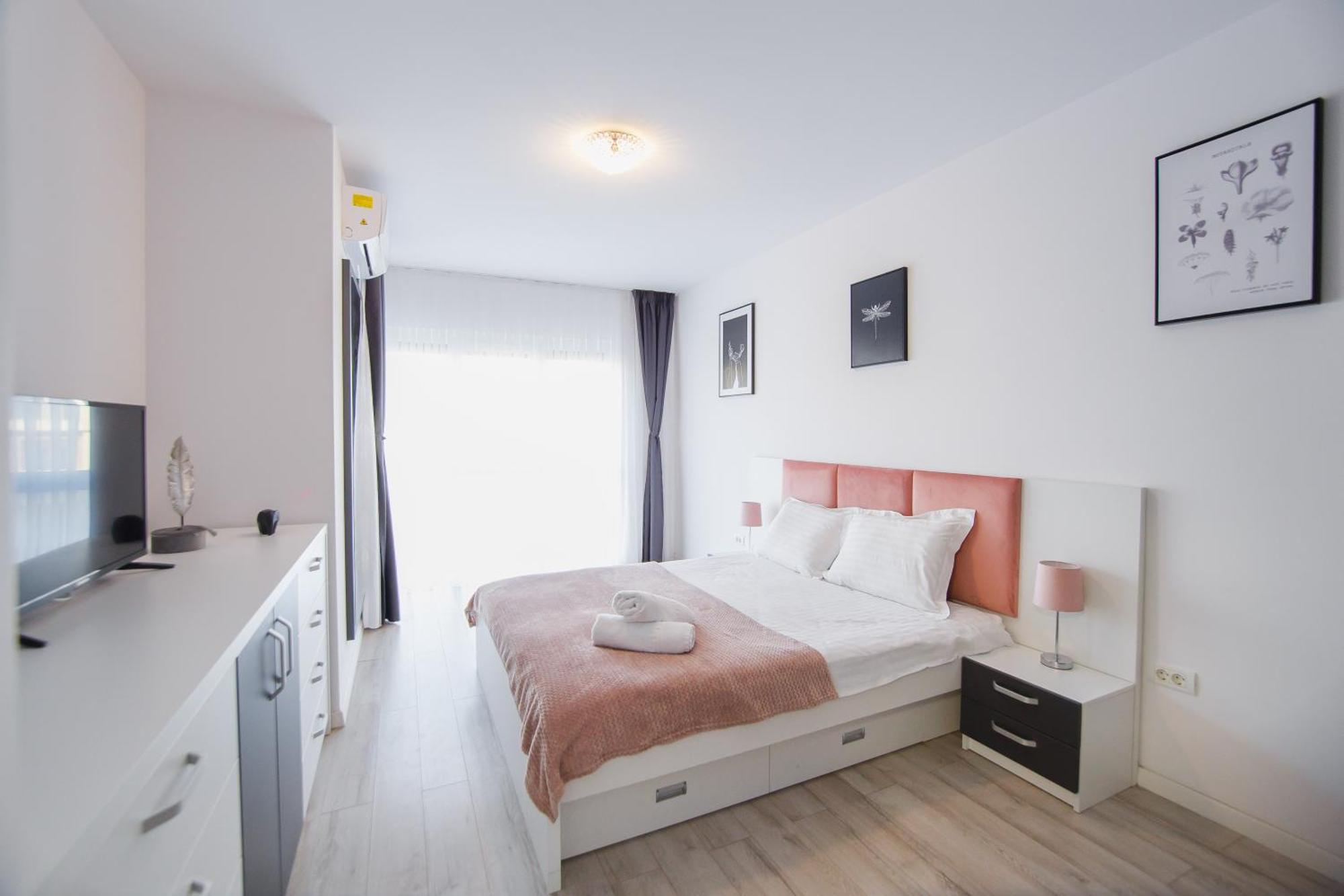 Pinky Black Escape Oradea Luaran gambar